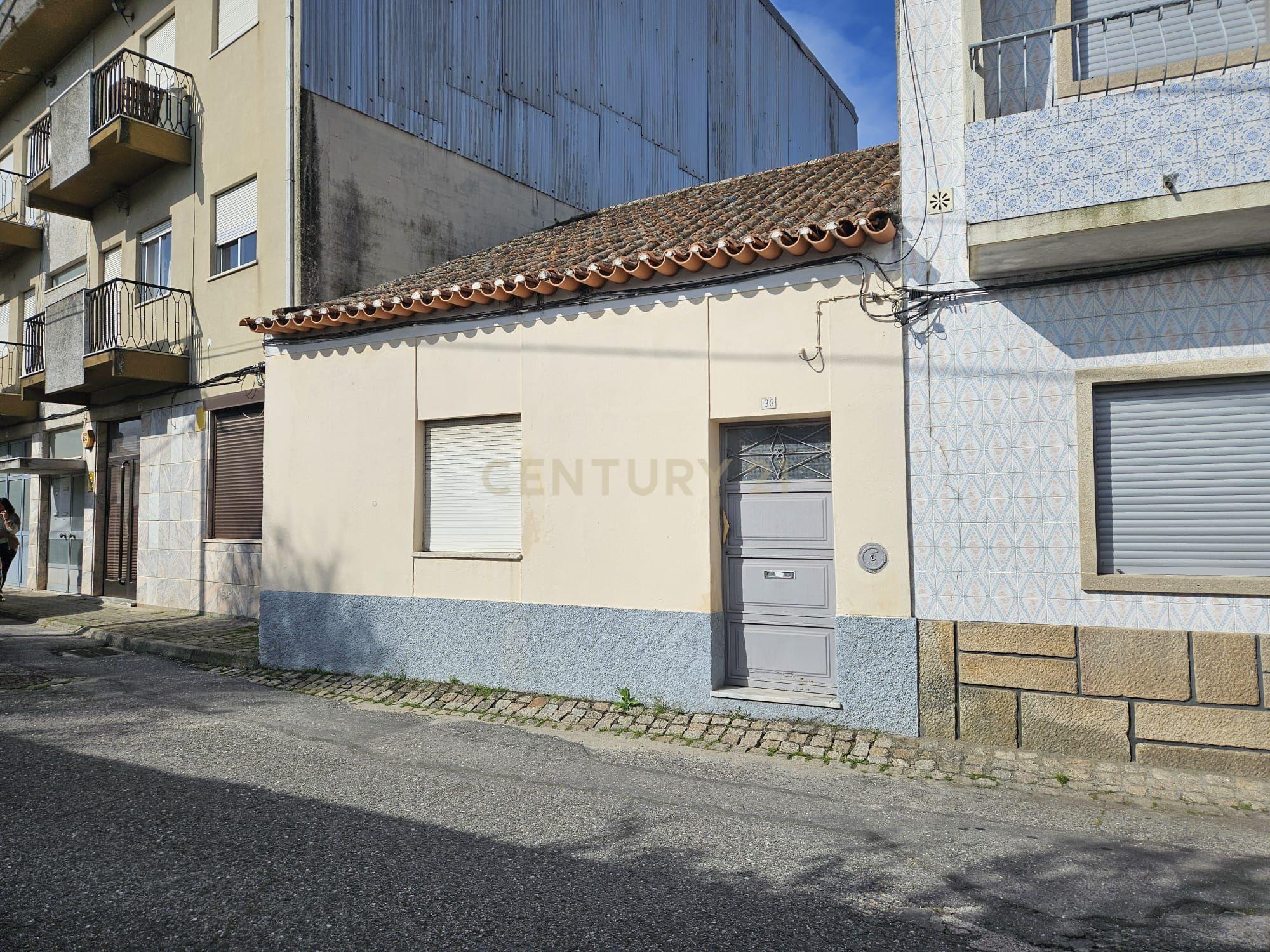 Moradia T2 Rés-do-Chão com Logradouro e Terraço – Alcains - Image 35