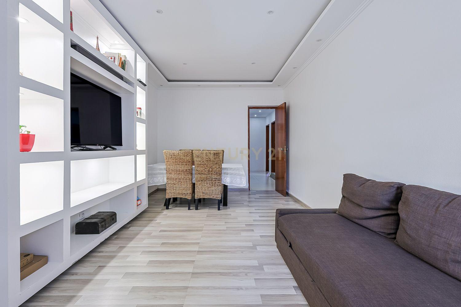Fotografia 5 de T3 parcialmente remodelado | Rés-do-chão alto | Torre da Marinha