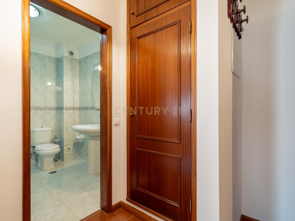 Moderno T1 em Lousã, quase novo e pronto a habitar - Image 27