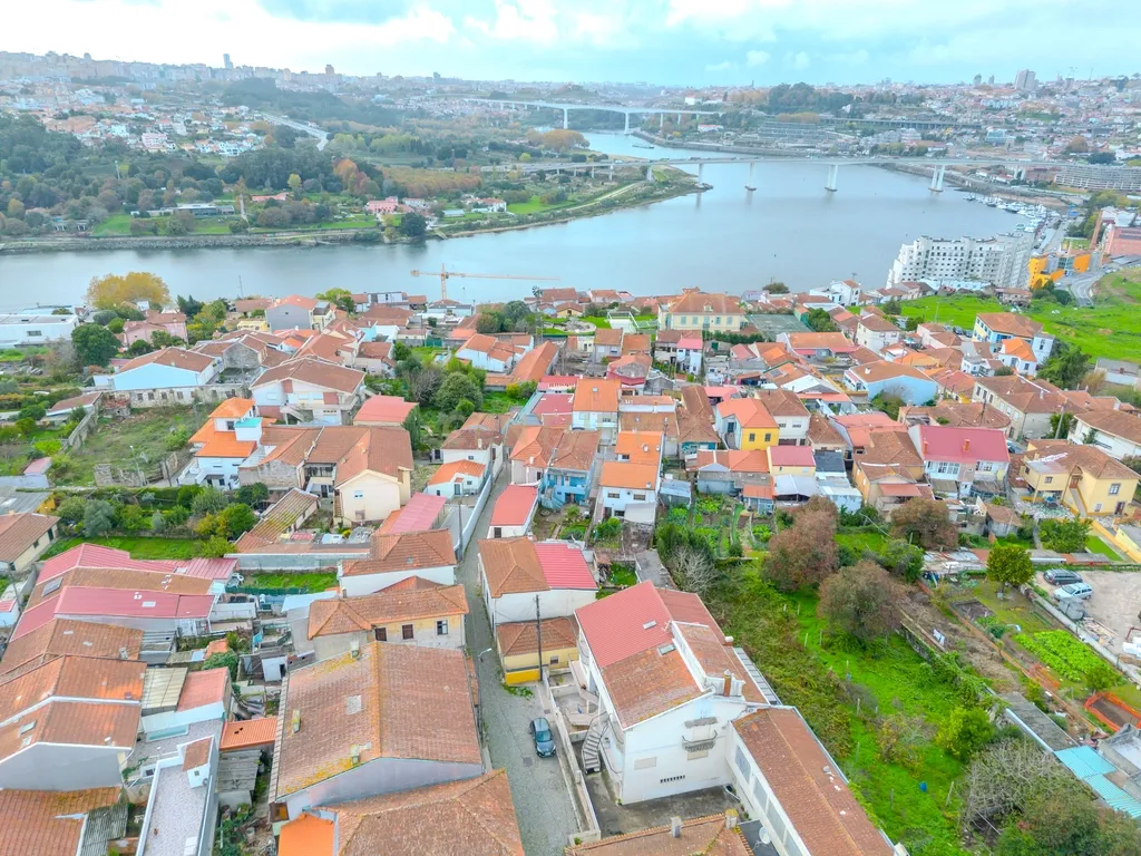 Moradia bifamiliar T2 + T1 em Valbom - Gondomar - Image 7