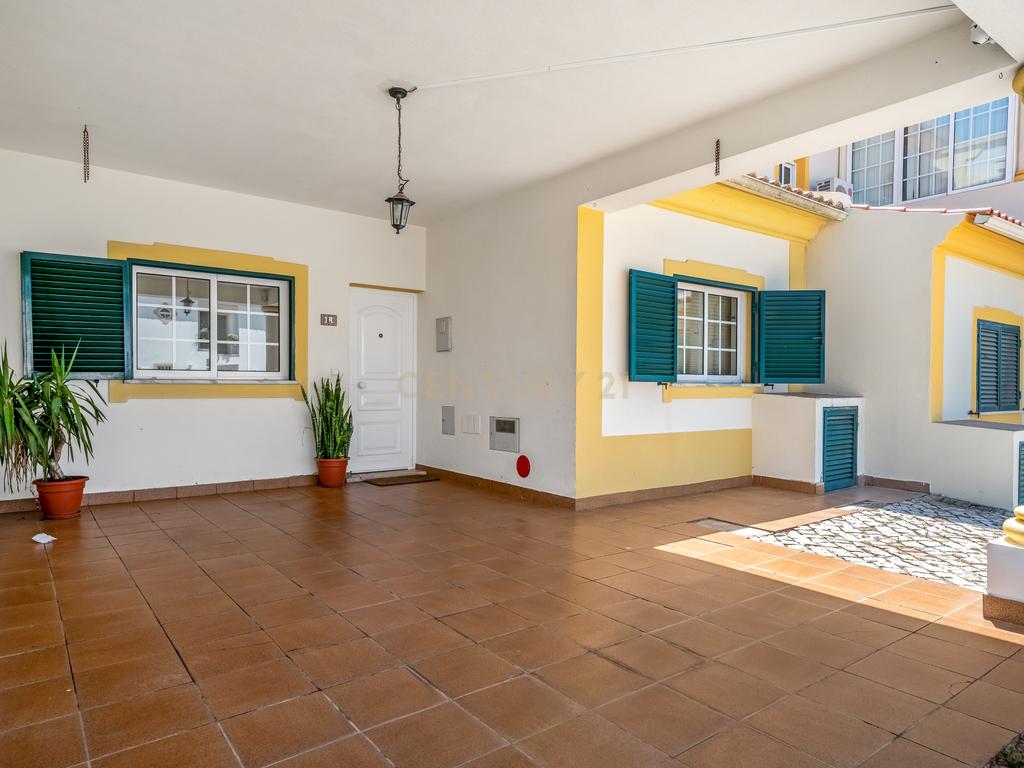 Moradia com 3 quartos e jardim nas Ferreiras, Albufeira - Image 2