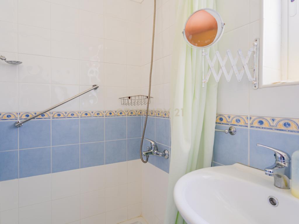 Moradia T4 isolada com jardim no Bairro do Rosário, Cascais - Image 11