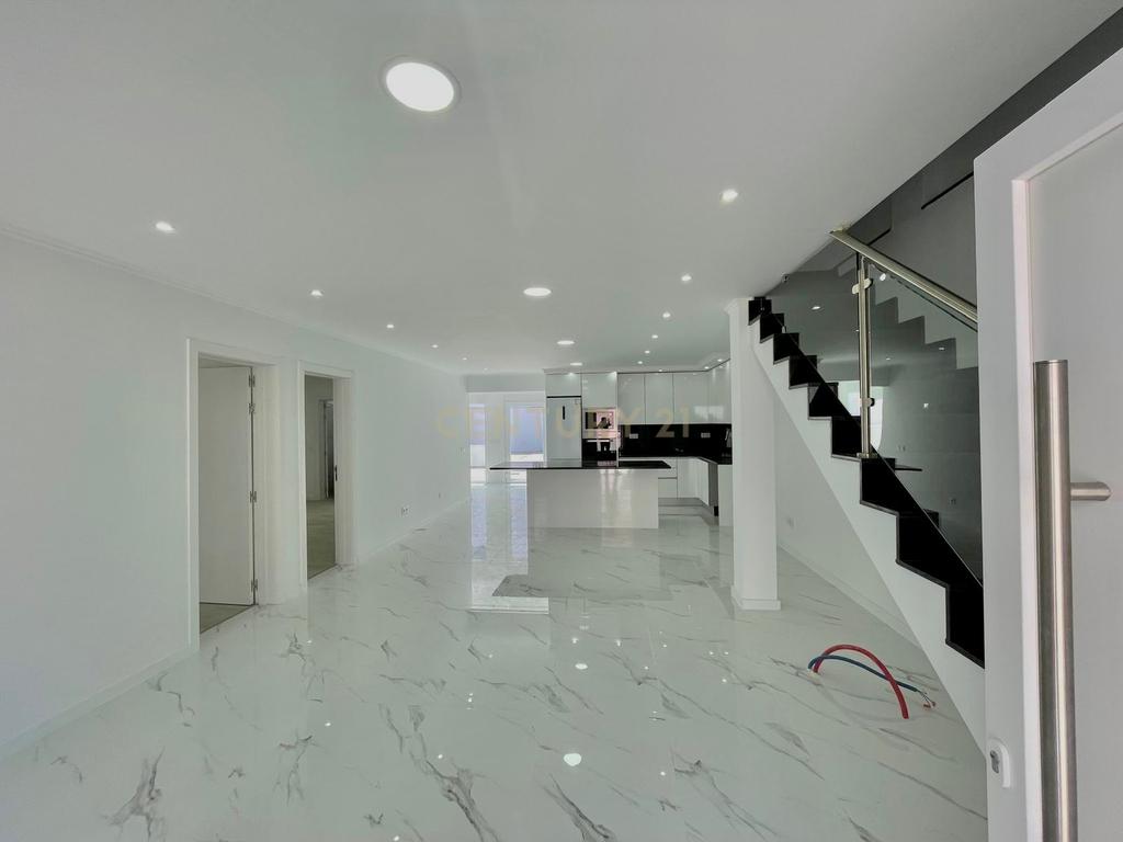 Moradia Remodelada no Barreiro - Image 4