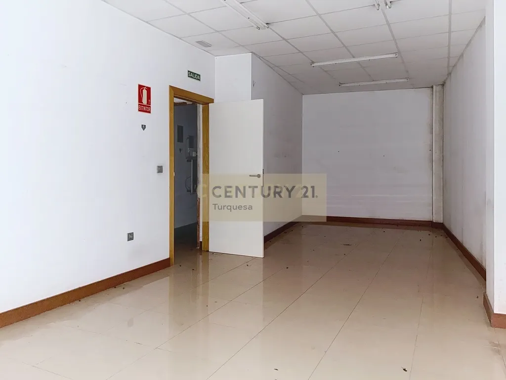 Amplo local comercial em Benalmádena, Málaga, com excelente localização - Image 12