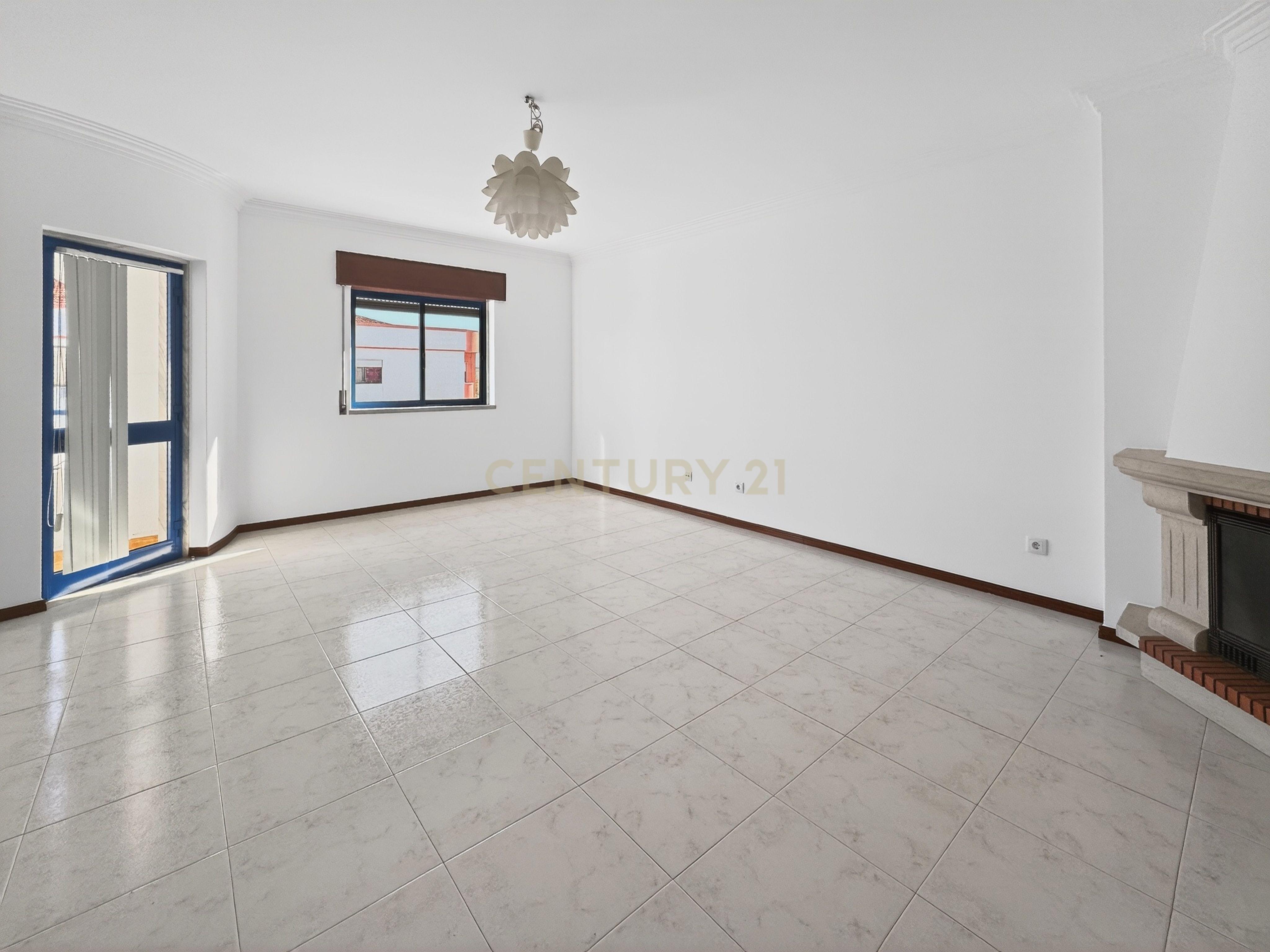 Fotografia 3 de T3 na Cruz de Pau,