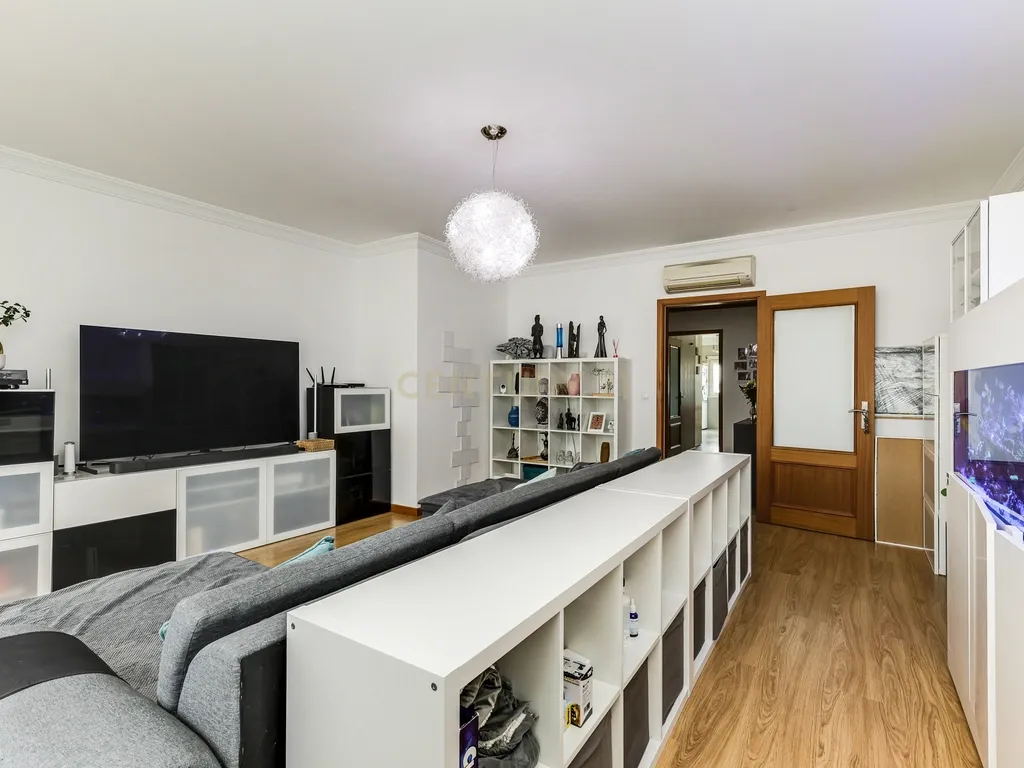Apartamento T3 no Montijo com garagem, arrecadação e varandas - Image 12