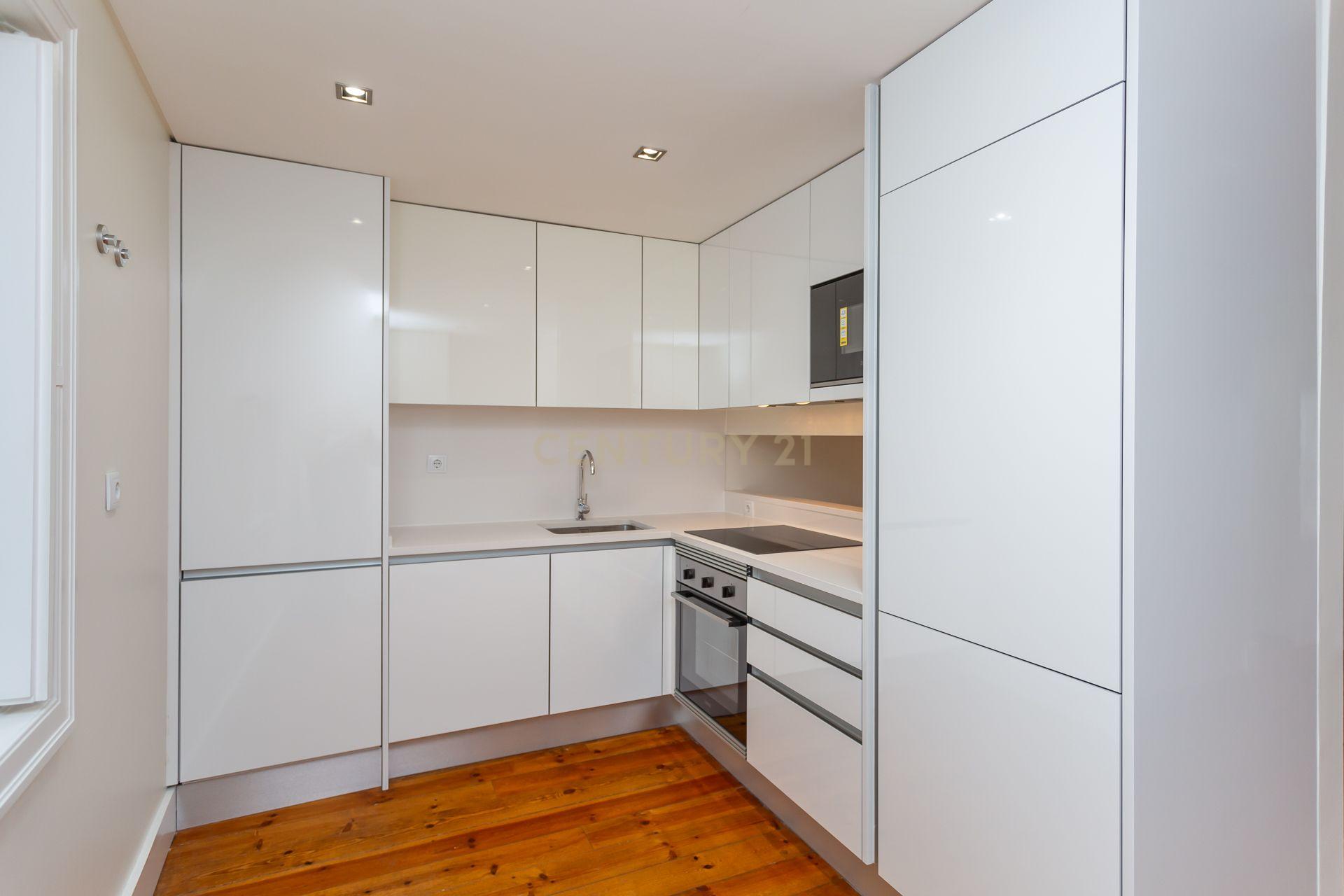 Apartamento T1 mobilado para arrendar em Lisboa - Image 11
