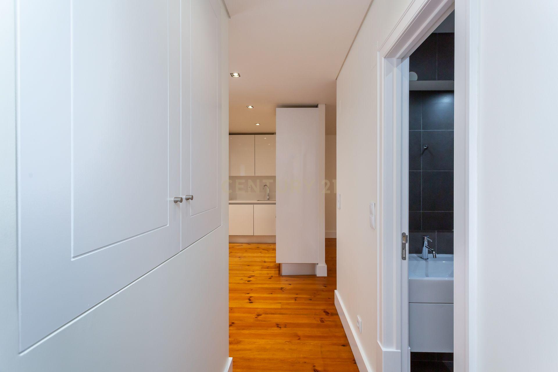Apartamento T1 mobilado para arrendar em Lisboa - Image 15