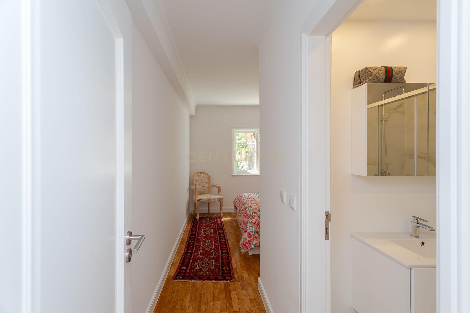 Fotografia 10 de Apartamento T3 em Cascais com excelente localização