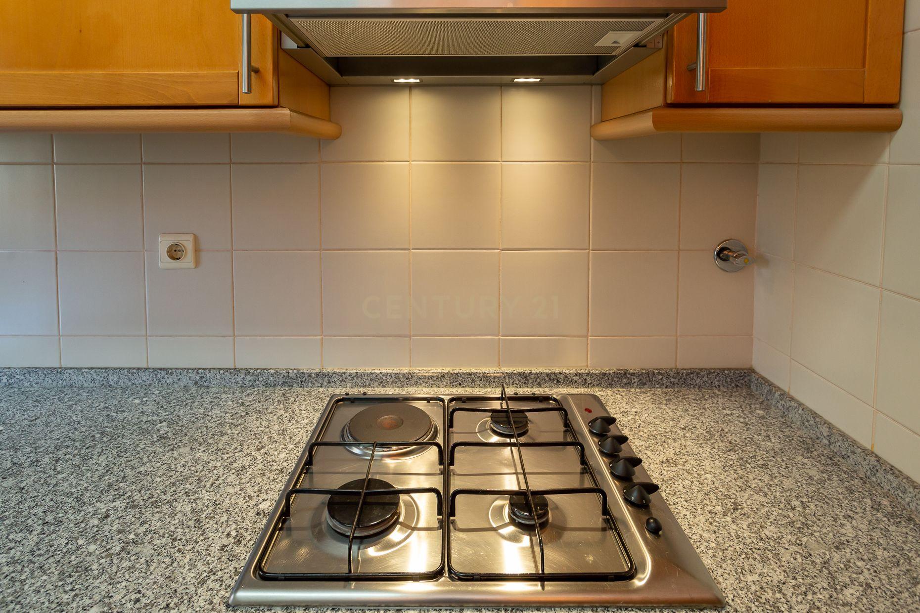 Excelente Apartamento T1, com Arrecadação e Garagem, localizado no Condomínio das Nações - Parque das Nações - Image 17