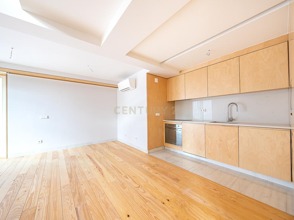 T1 Duplex de Luxo, com Terraço, em Campo de Ourique - Image 10