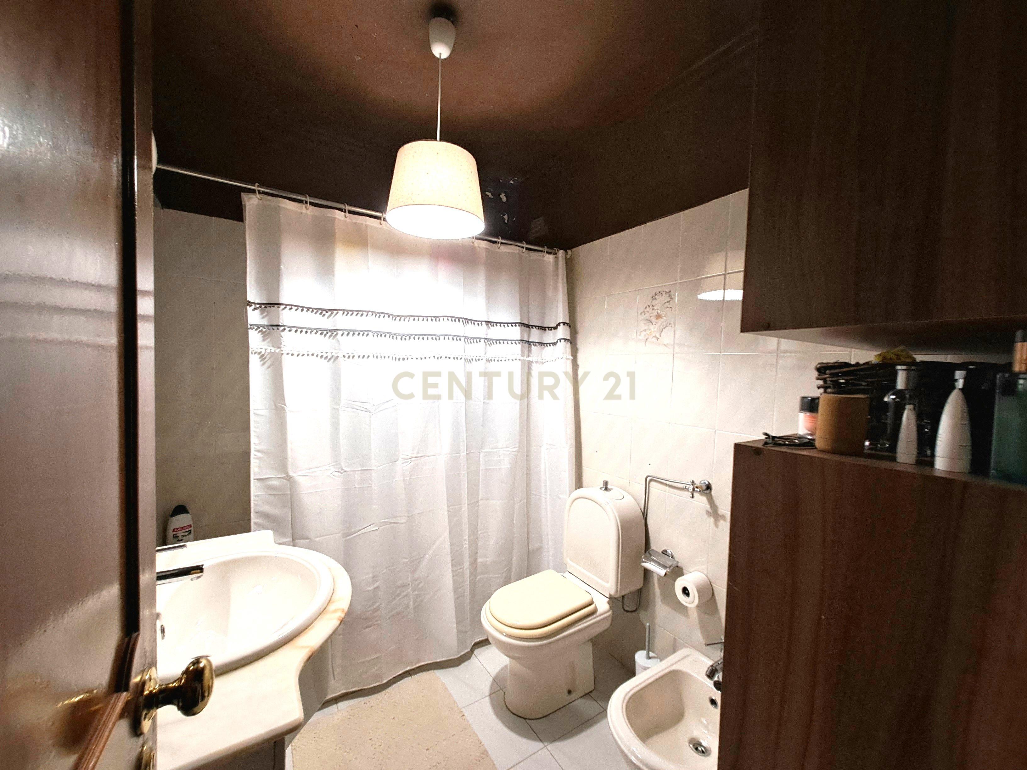 Apartamento T3+1 "duplex" em Pinheiro de Loures - Image 12