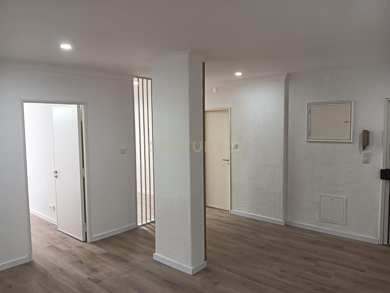 Apartamento para Investimento Metro de Alfornelos - Image 29