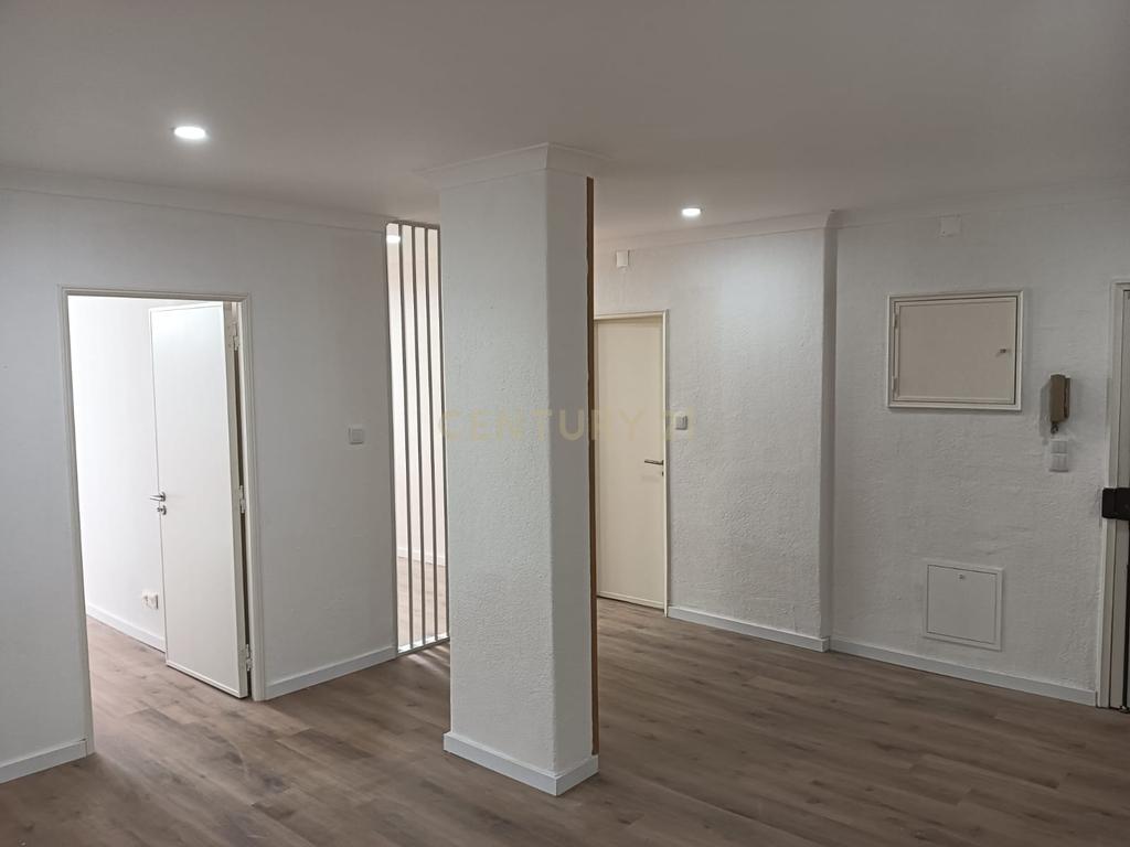 Apartamento para Investimento Metro de Alfornelos - Image 29