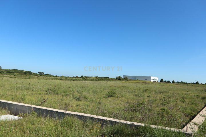 Terreno 37.920 m2, considerado como Espaços Industriais no PDM de Sintra (Valor Negociável) - Image 3
