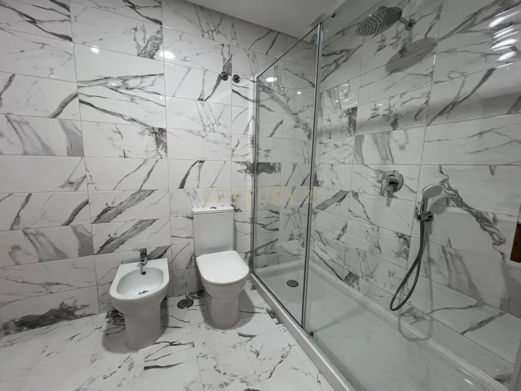 Apartamento T2 NOVO para arrendamento - Image 7