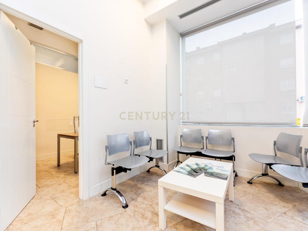 Loja Comercial Luxuosa em Madrid - 306m² com Excelente Localização - Image 13