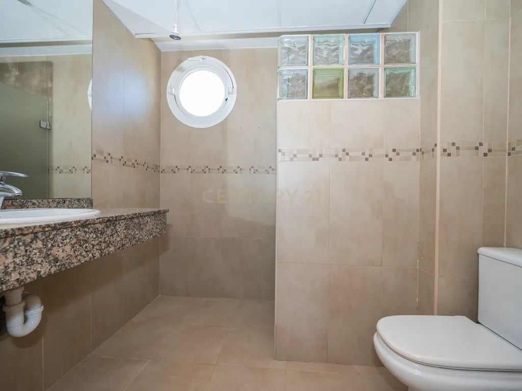 Luxuosa Moradia em Ibiza com Vista Mar e Piscina Privada - Image 23