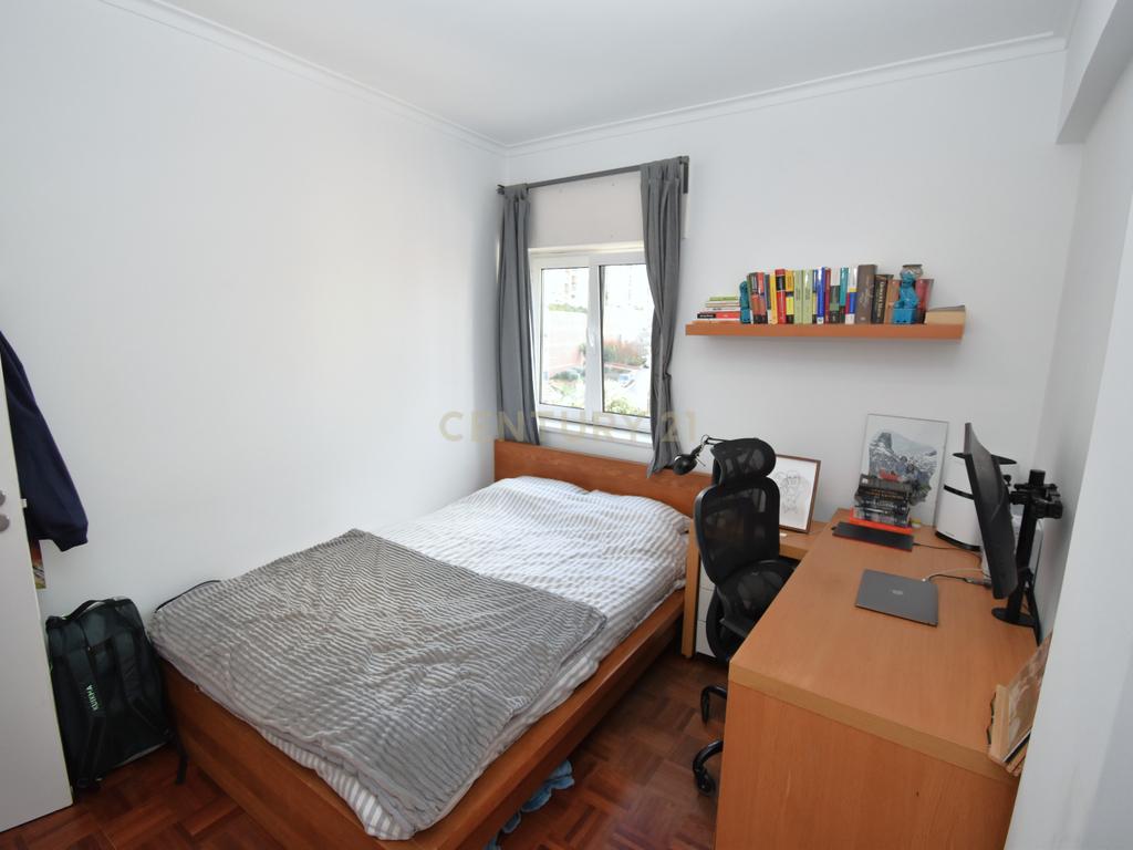 Excelente Apartamento T3 em Algés – Conforto e Localização Premium - Image 18