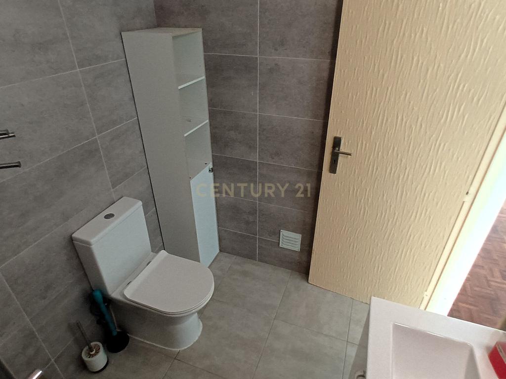 Apartamento de 3 assoalhadas em Oeiras para arrendamento - Image 12