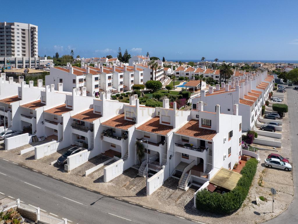 T1+1 Rés do Chão com Logradouro Privativo em Condomínio com Piscina Montechoro, Albufeira - Image 34