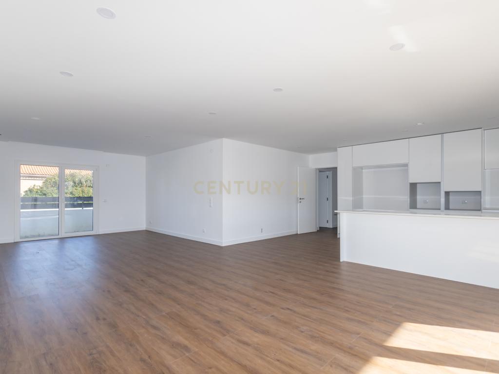 Moradia T3 Térrea Isolada com 3 suítes | Quinta do Anjo - Image 23