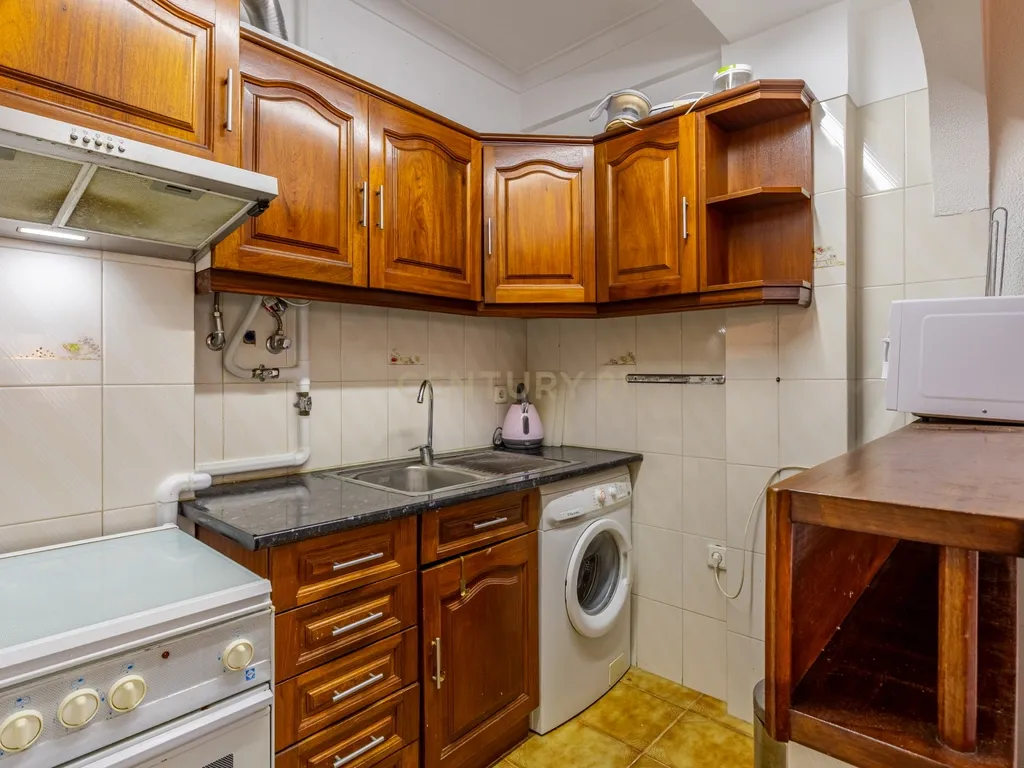 Apartamento T2 com garagem na Costa da Caparica - Image 8