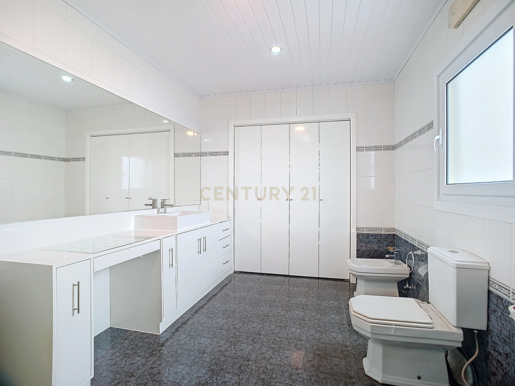 Moradia T4 com Vista Mar | Ajuda da Bretanha | São Miguel - Image 57