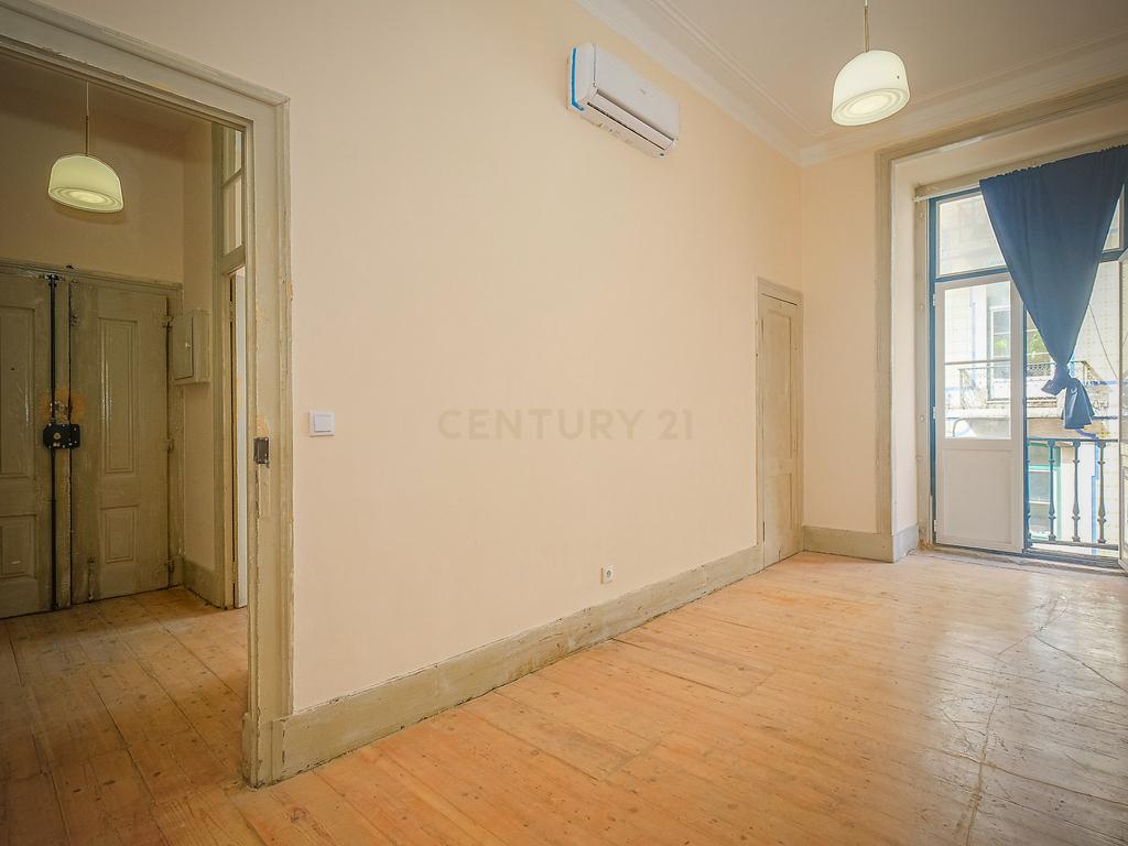 Escritório com 4 Divisões em prédio pombalino na Rua da Madalena N.90, em plena Baixa de Lisboa. Para Arrendamento. - Image 15