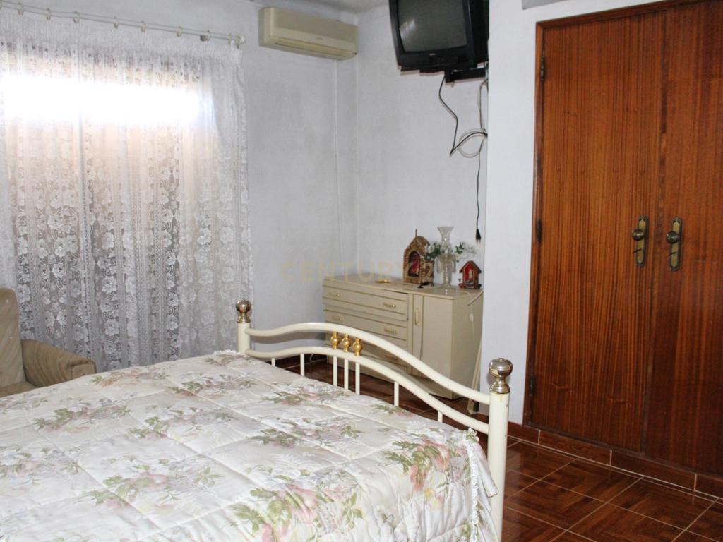 Moradia T6 isolada, terreno de 825m² e vista montanha – Pedrógão Grande - Image 20
