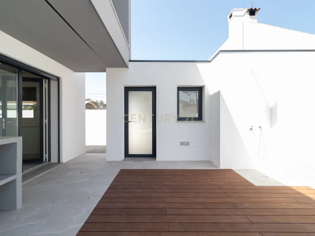 A Sua Nova Casa Está Pronta para Habitar! 🌊🏡 Moradia Nova T3 Aroeira À Beira da Praia da Fonte da Telha, na Prestigiada Aroeira - Image 13
