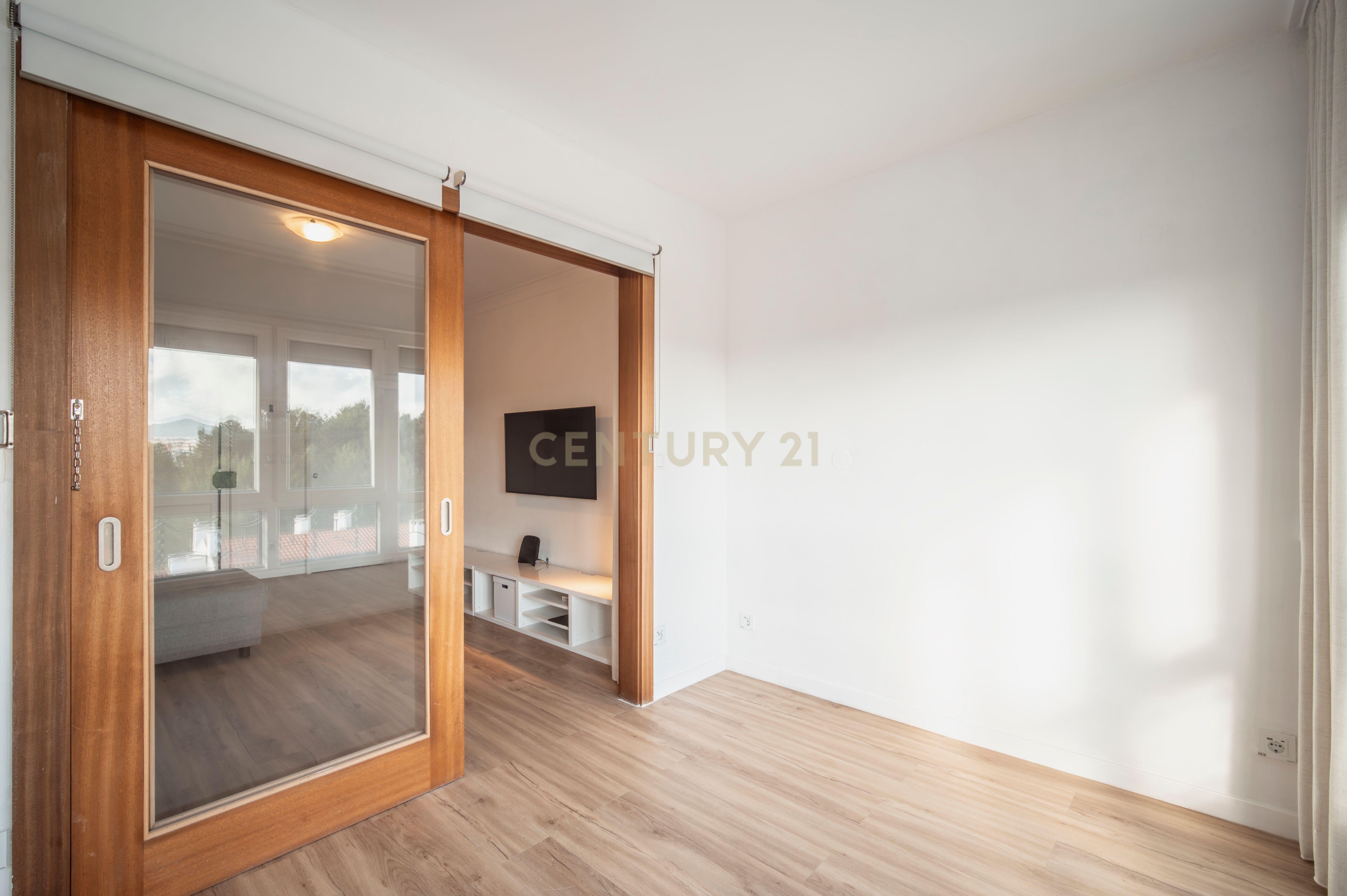 Fotografia 9 de Apartamento T1 + Escritório totalmente remodelado