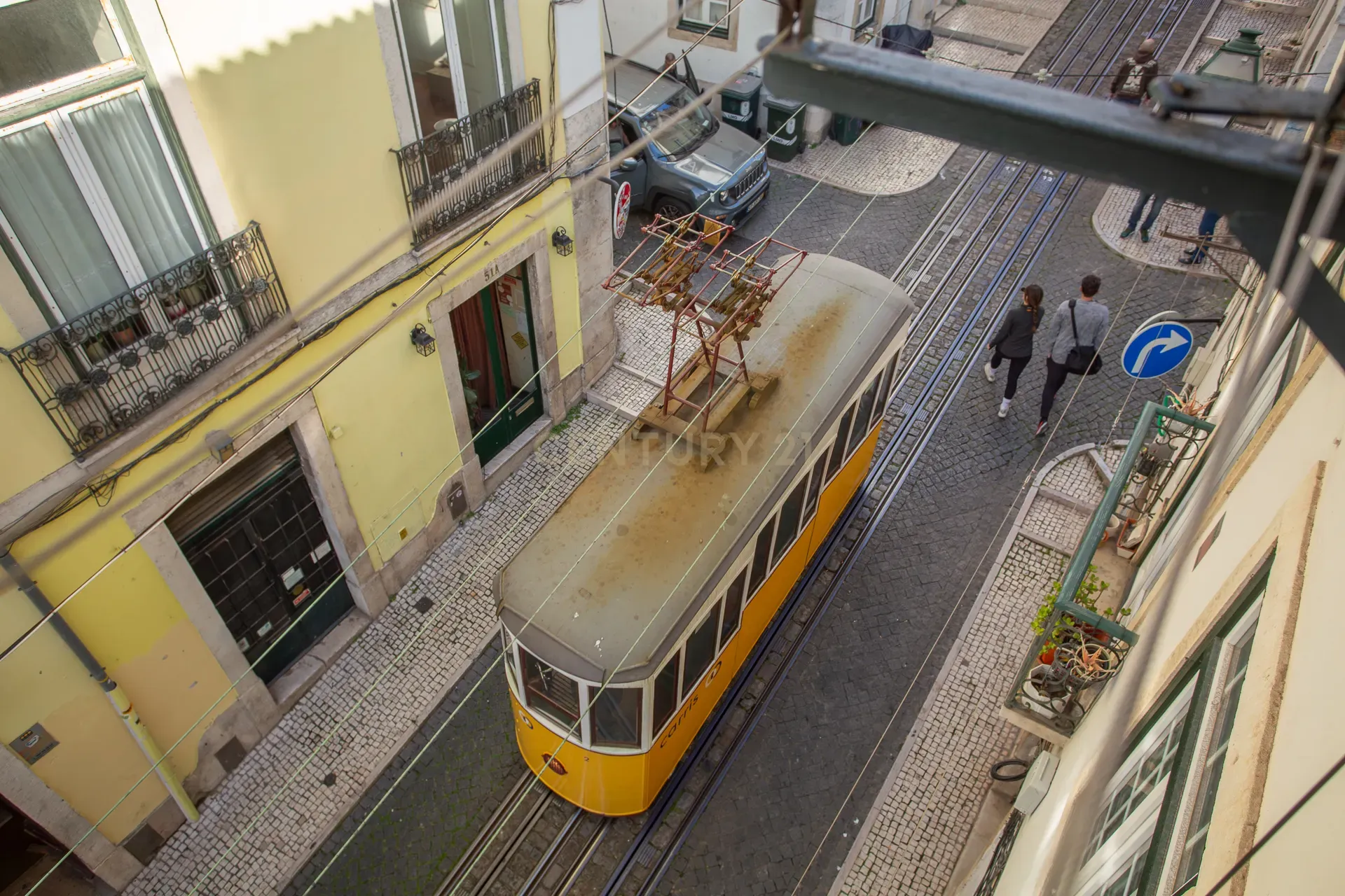 🏡 Apartamento T1+1 na Bica – Viva no coração histórico de Lisboa - Image 32