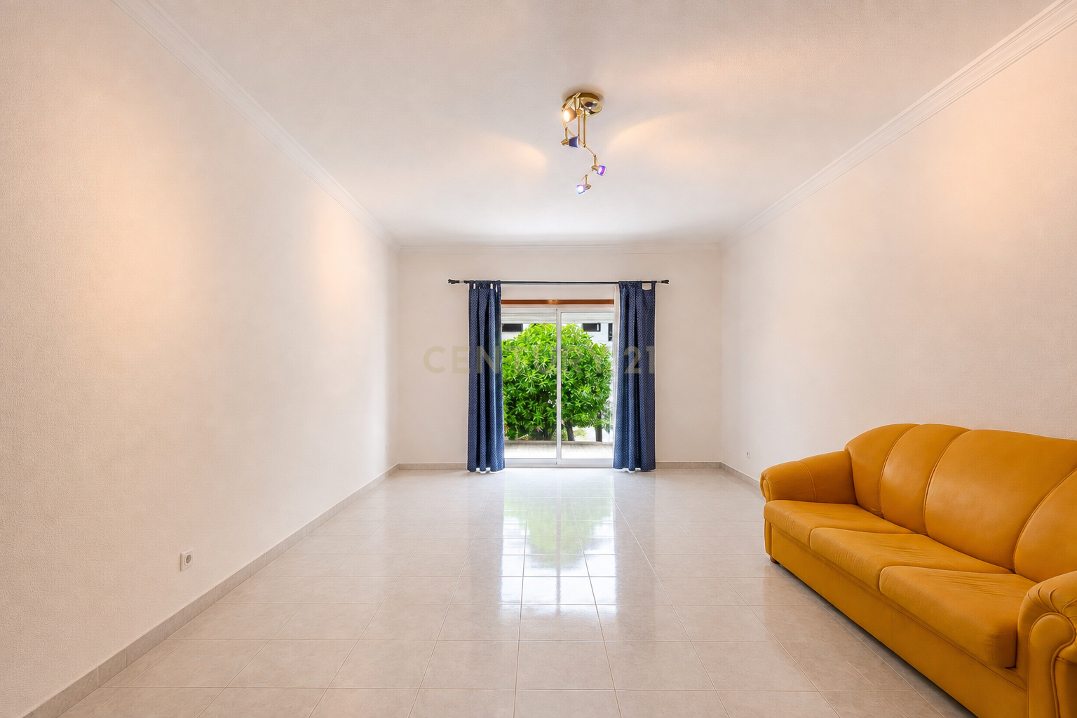 Apartamento T2 com 127m²  a 3 minutos das Praias de Albufeira