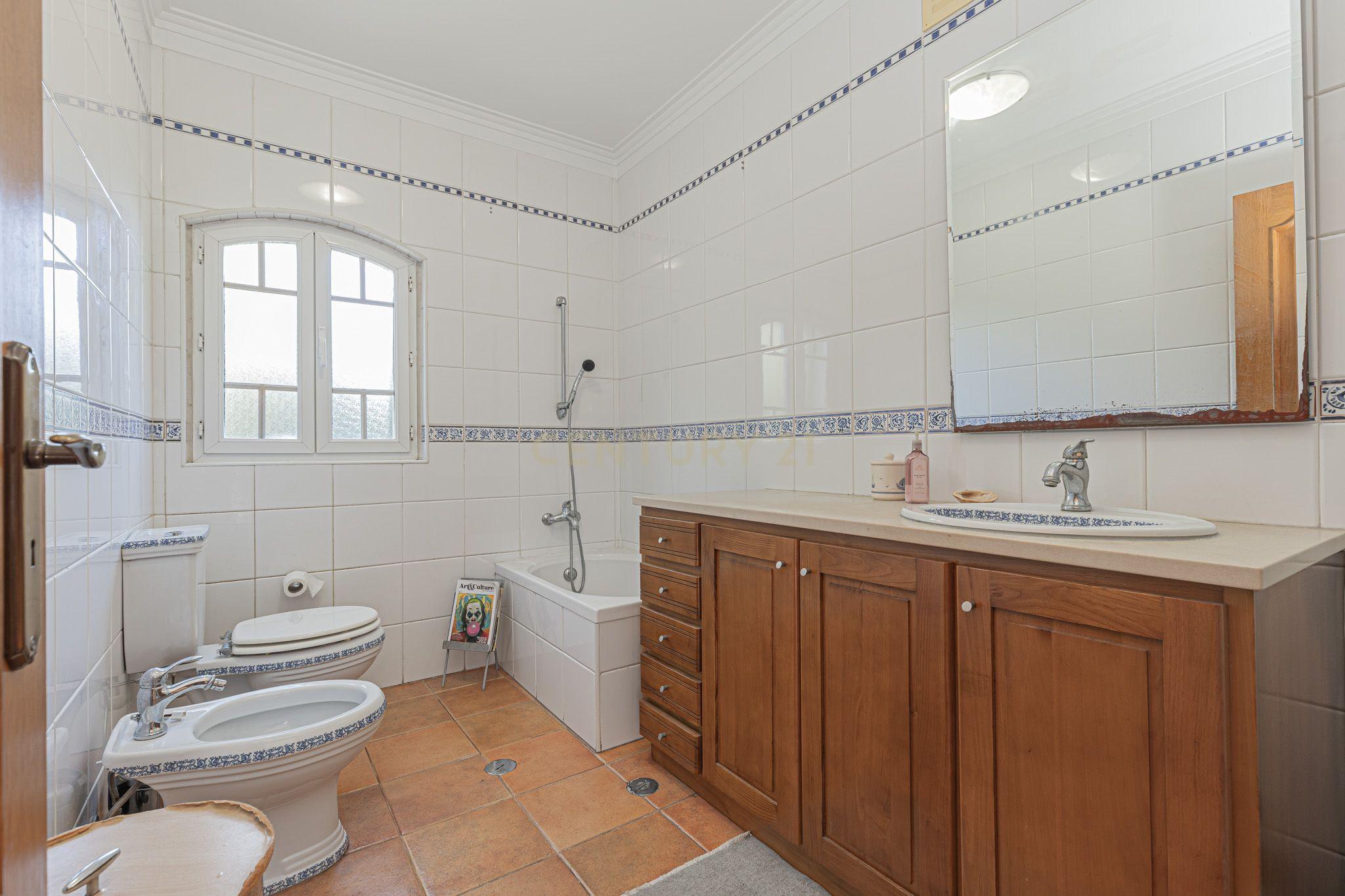 Moradia T5 - Almada - Piscina - Garagem -  364 m² - Terreno 1.024 m² - Image 31