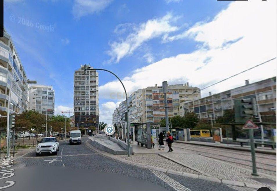 Fotografia 9 de Venda ou Arrendamento - Espaço para clínica | escritórios | convertível em Habitação - Praça Gil Vicente Almada