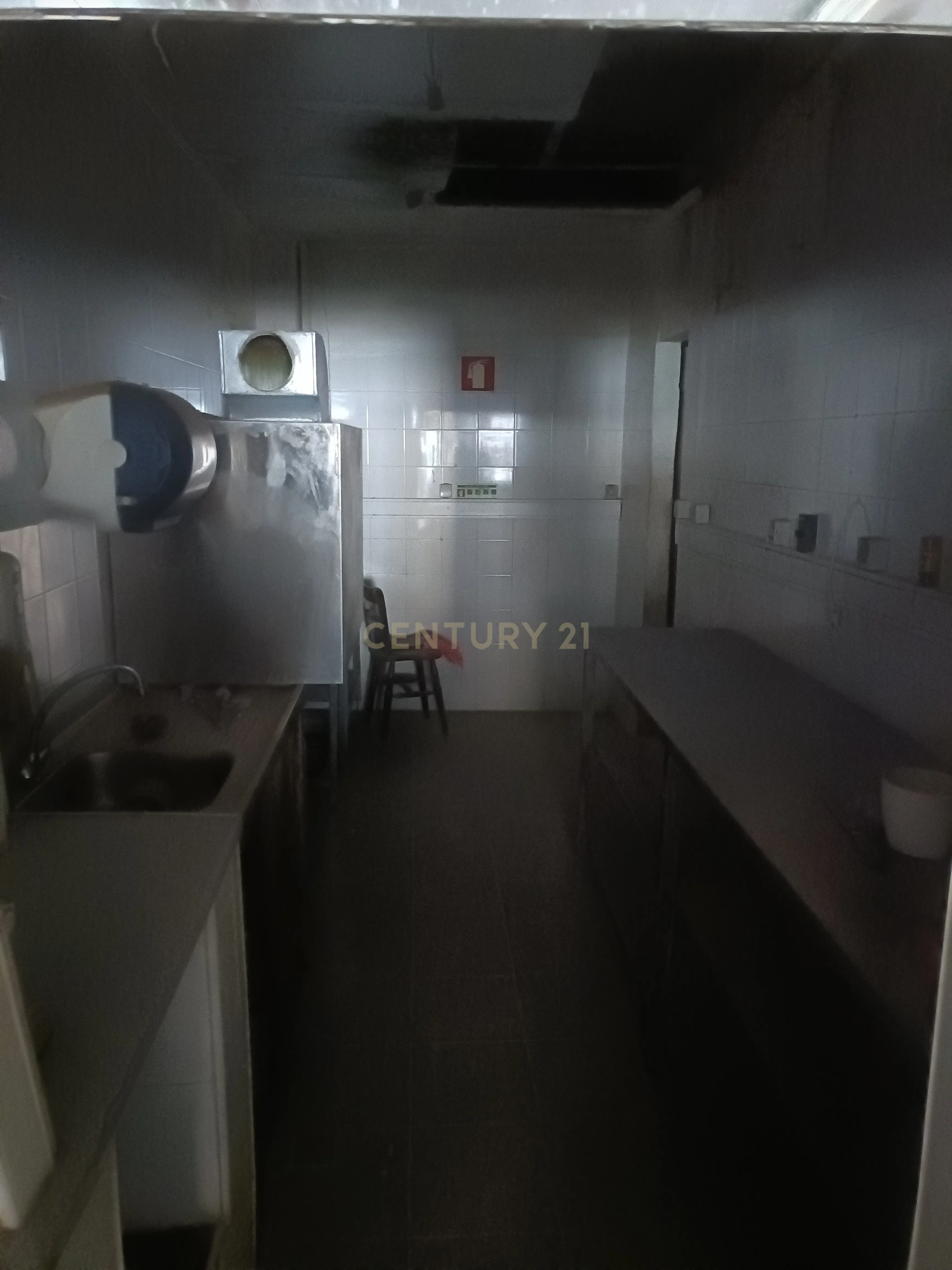 Espaço Comercial na Rua Passos Manuel, Alhandra - Image 5