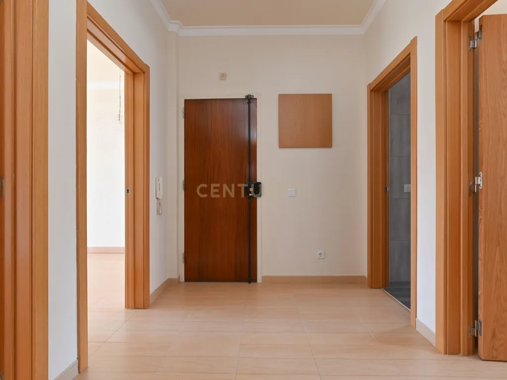 Apartamento T2 para venda em Mem Martins - Image 12