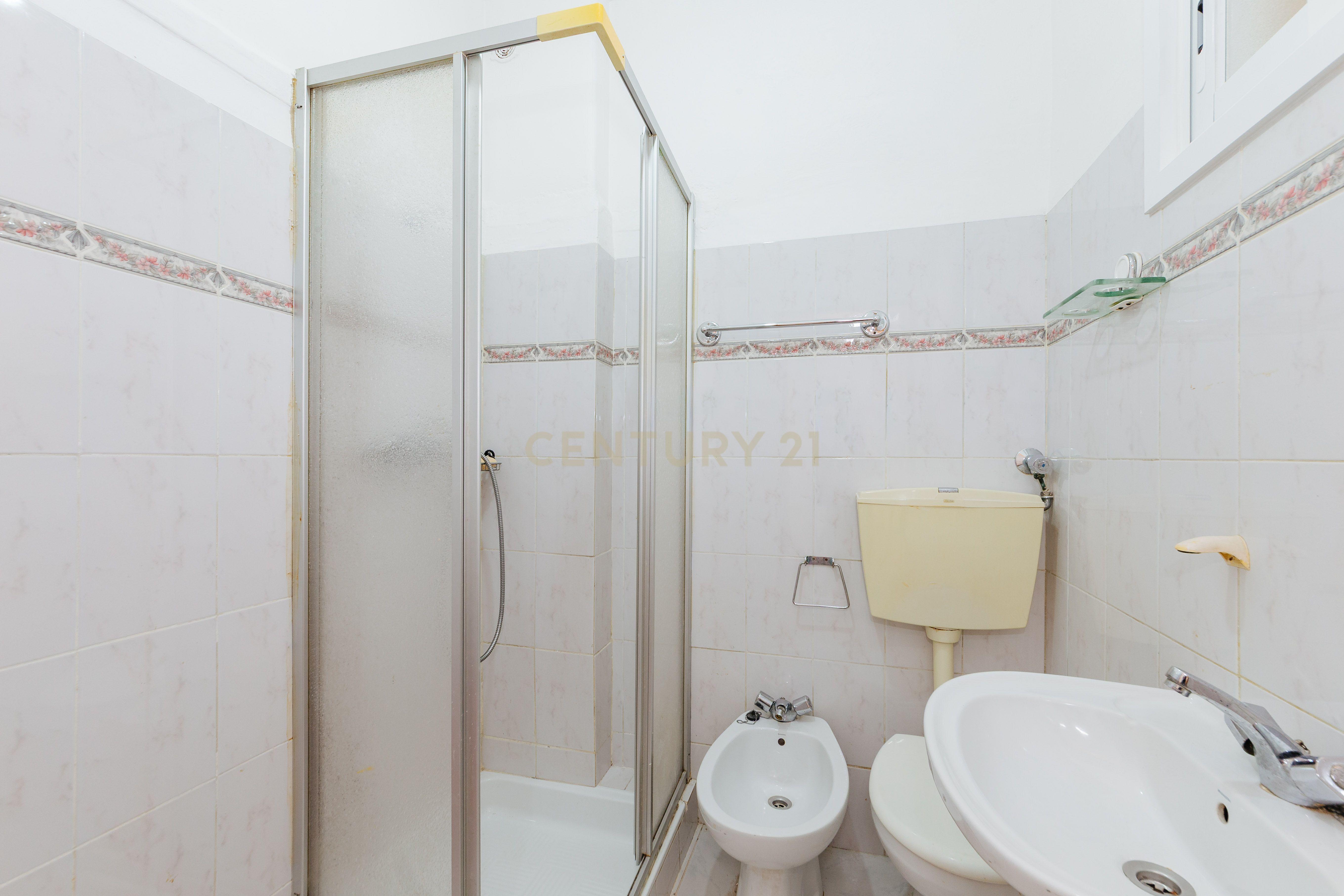 Fotografia 8 de Apartamento T1 situado no Prior Velho, em excelentes condições.