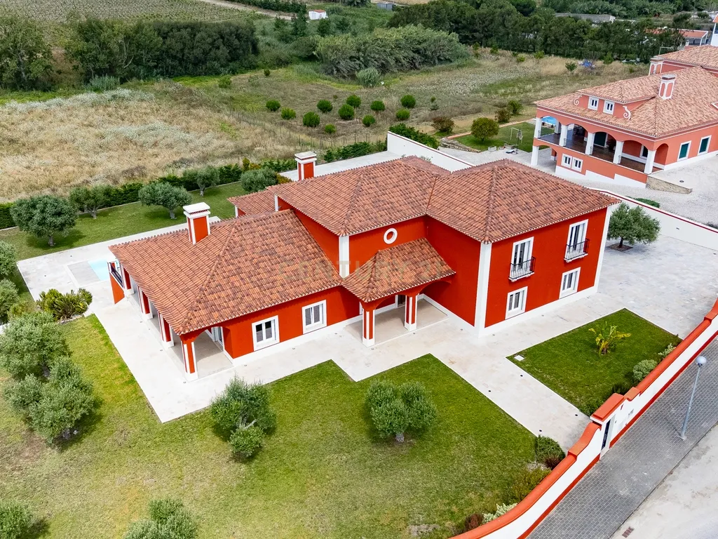 Moradia T6 de Luxo - 924 m² - Piscina - São Pedro da Cadeira - Nova - Image 2