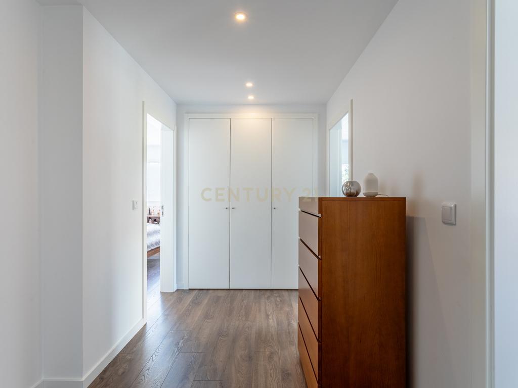 Apartamento T3 Luminoso e Recente na Ramada – Viva com Qualidade! - Image 16