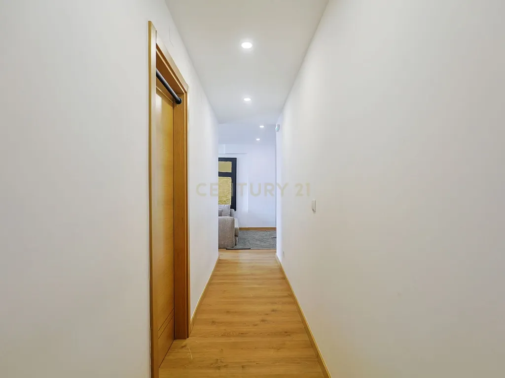 Apartamento T2 Centro de Almada Remodelado - Image 12