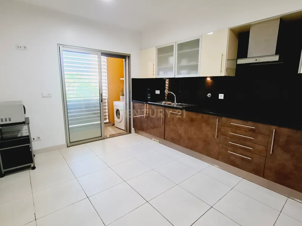 7 KM DAS PRAIAS DE ALBUFEIRA V3 COM JARDIM PRIVADO E PISCINA COMUM, GARAGEM EM BOX - Image 9