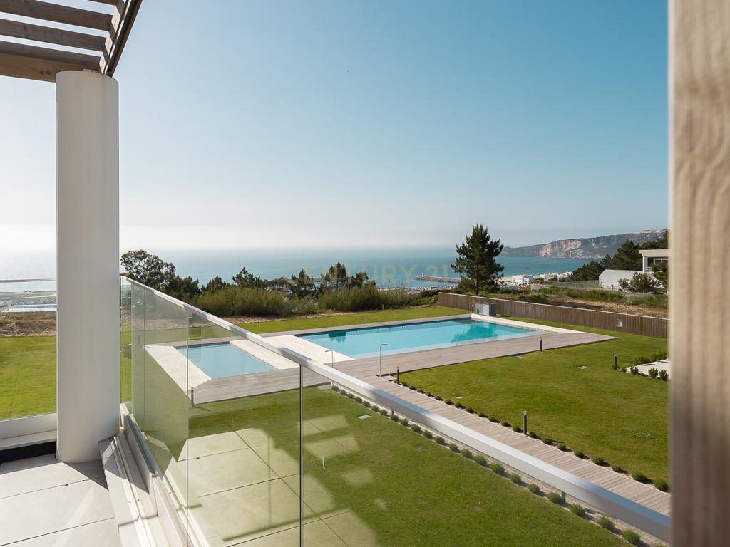 Um refúgio exclusivo onde o luxo encontra a vista mais icónica da Nazaré - Image 17