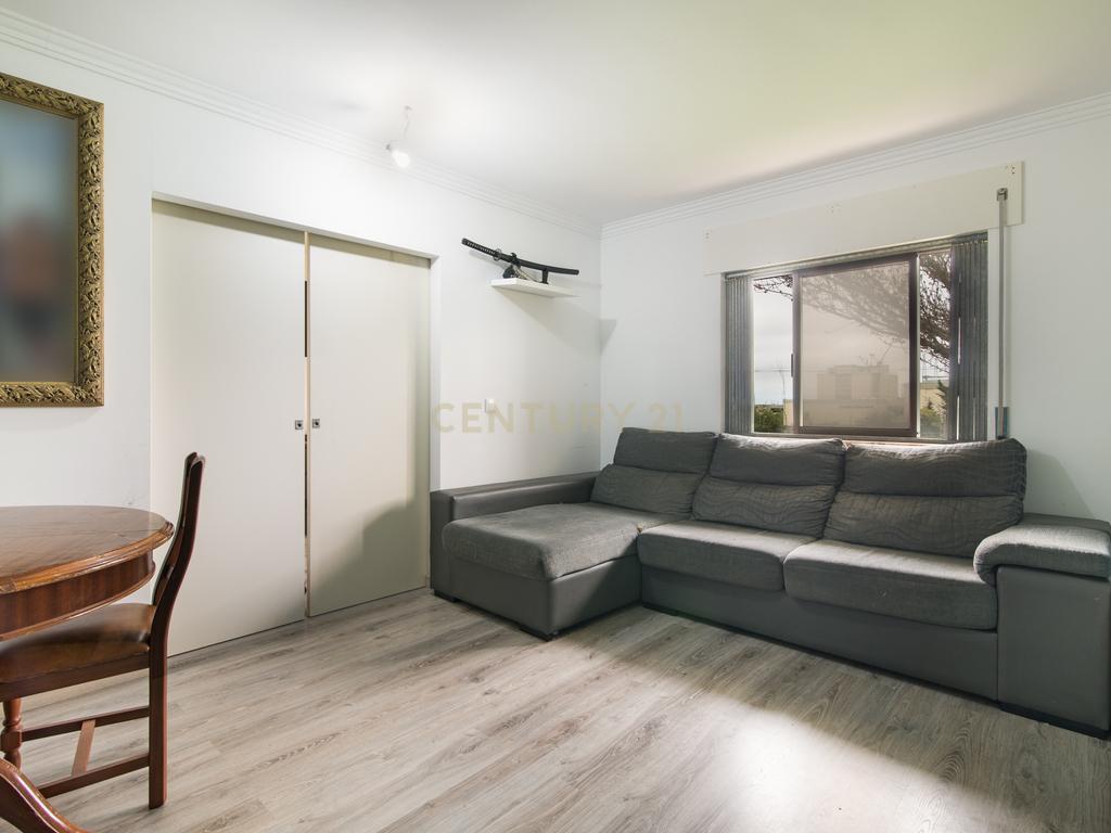 Apartamento T1+1 | Amadora - Image 1