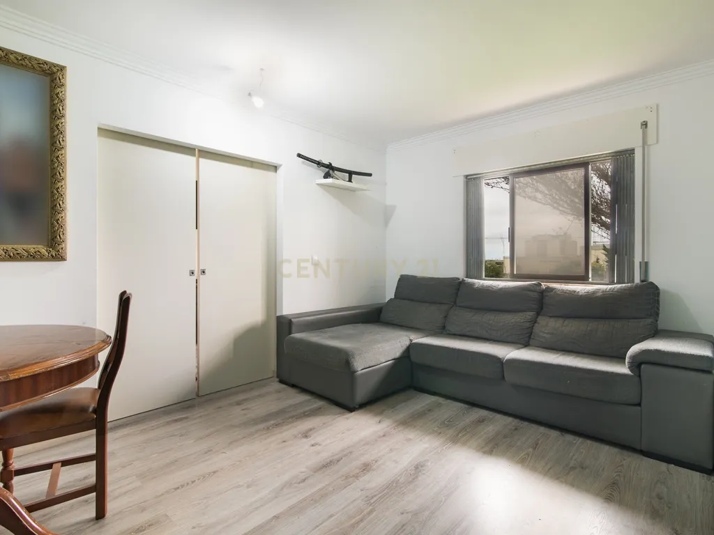 Apartamento T1+1 | Amadora - Image 1