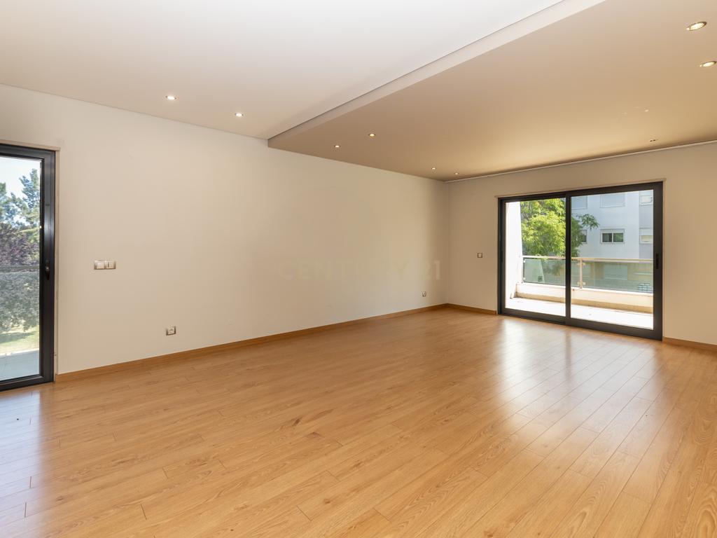 Apartamento T3 Com Box - Varandas Montijo - Image 2