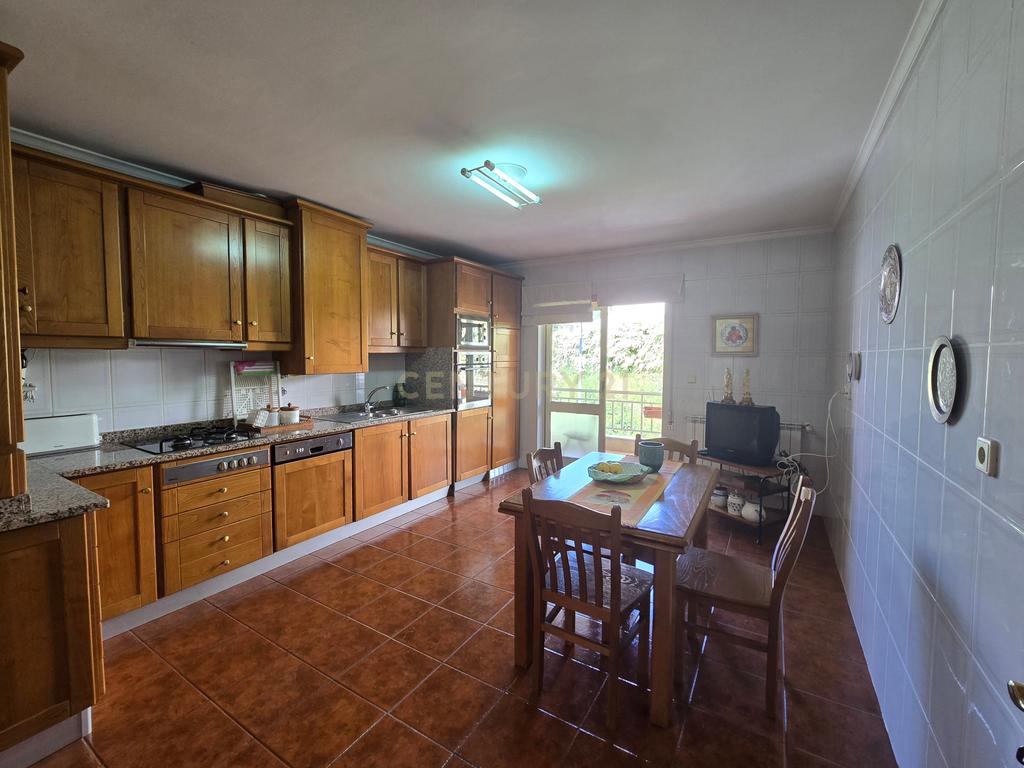 Apartamento T3 + 1 em Bragança - Image 6