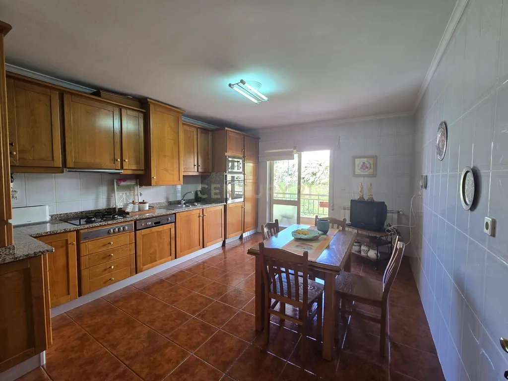 Apartamento T3 + 1 em Bragança - Image 6