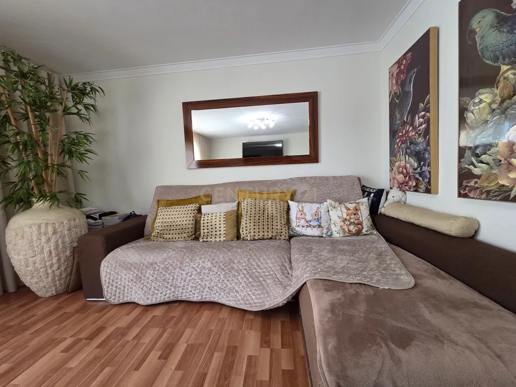 Apartamento T2 | Varanda | Remodelado | Garagem Individual | Centro de Fânzeres - Image 3